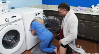 Azgın hemşire Danielle hastane odasında sapı ağzında patlatıyor